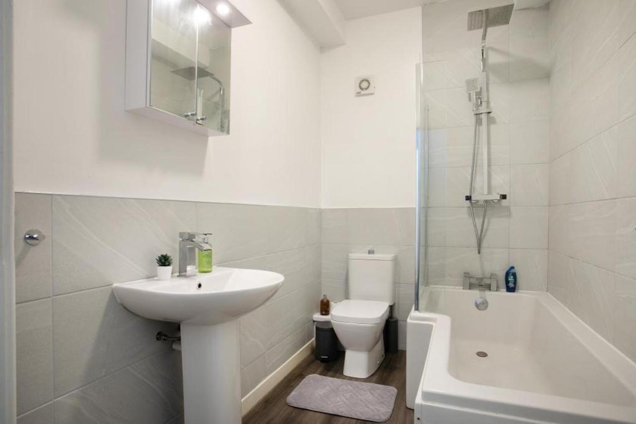 Spacious 2 Bedroom Apartments - 5 Mins From Qmc, Universities And City Centre! Νότιγχαμ Εξωτερικό φωτογραφία